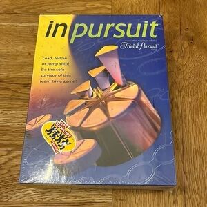 NEW In Pursuit Board Game from Trivial Pursuit 2001 Hasbro Trivia NIB Sealed